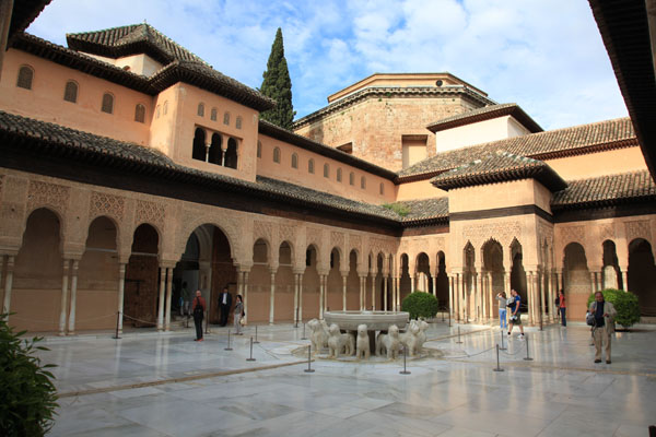 Patio de los Leones